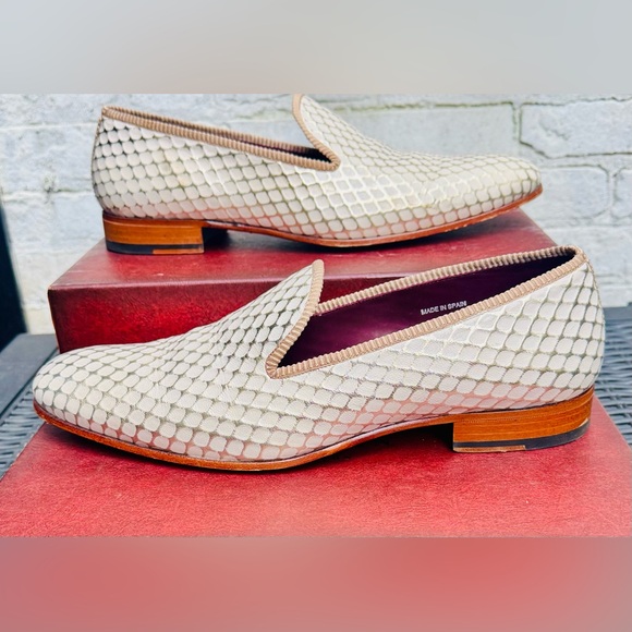 MEZLAN Hilbert Leather Slip-On Loafers - Picture 2 of 7